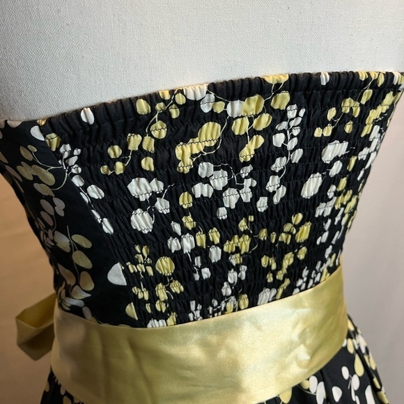 ⭐️ RW & CO black, yellow and white bubble dress- size 2 - Picture 10 of 11